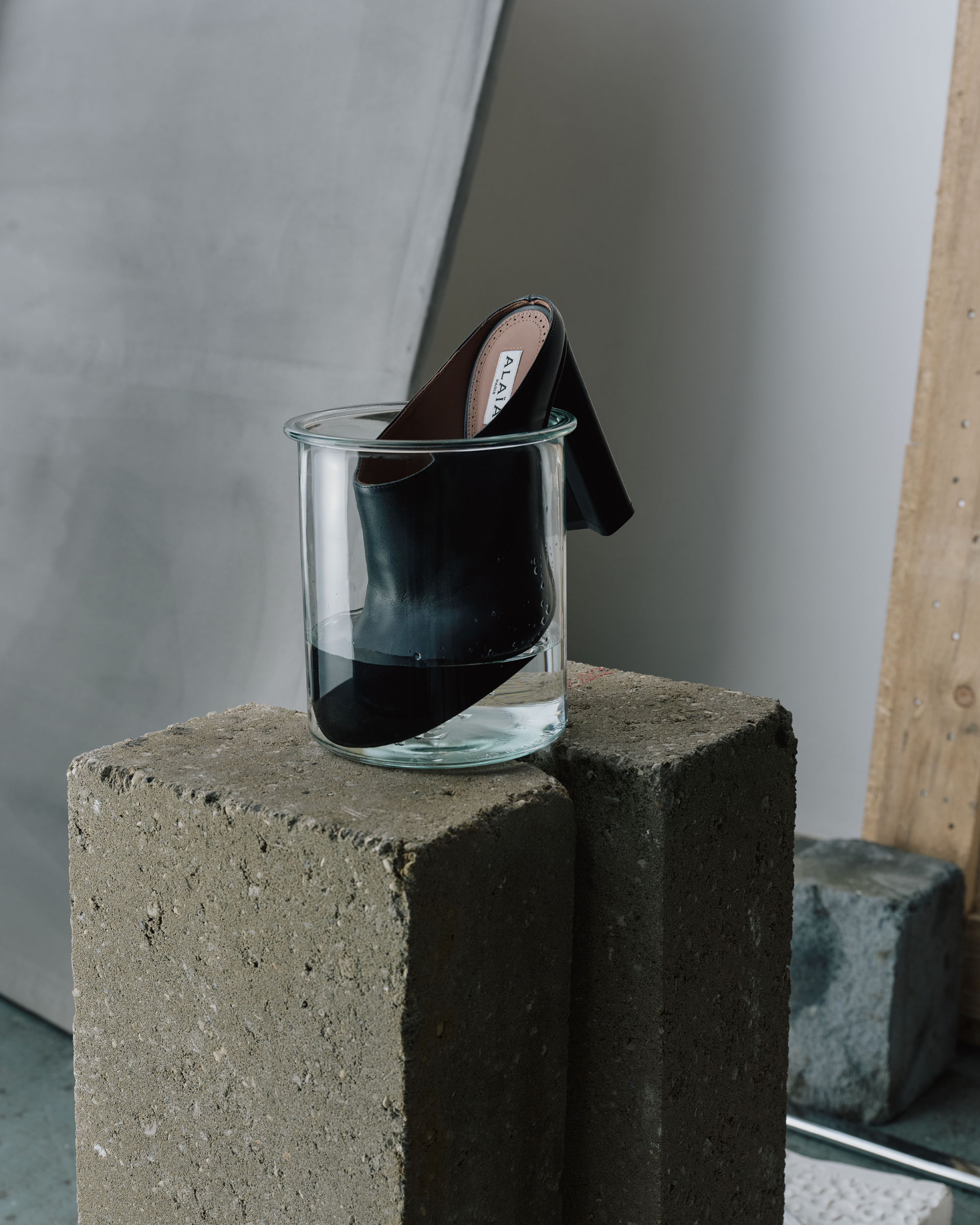 Stills — Lisa Jahovic, Mini Title 2025